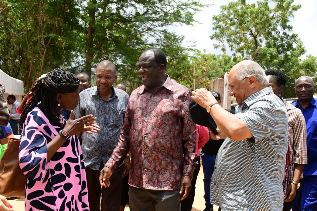 CS. Hon. Oparanya amongst various stakeholders Charka Project by Wezesha Bado Institute in Voi, Taita Taveta County 