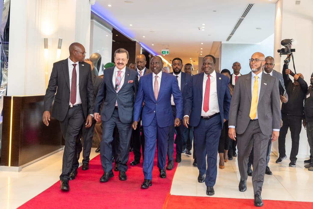 H.E President William Ruto alon