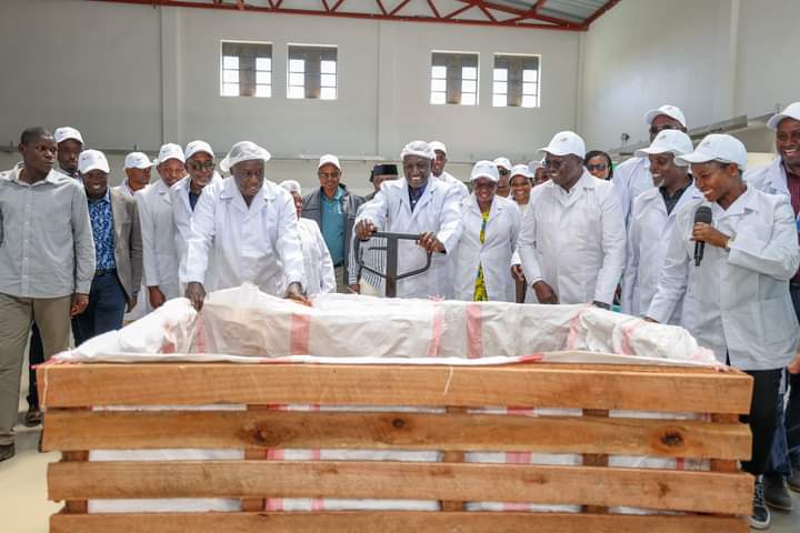 H.E Hon. William Ruto in presence of other dignitaries within the storage facility 