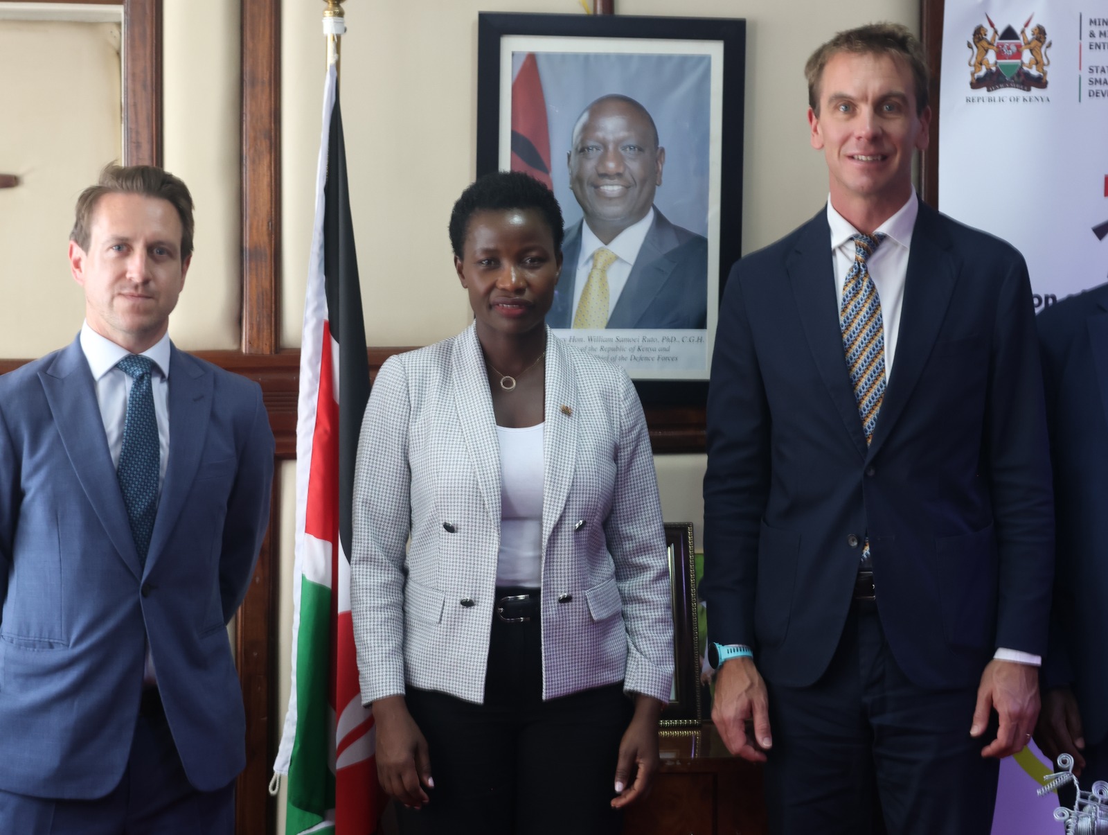 PS. MSMEs pose for a photo alongside UK Deputy High Commissioner after fruitful delibarations on supporting MSMEs